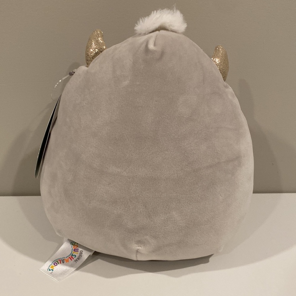 Squishmallow Nissa the Yeti 8” NWT Peppermint Belly Christmas 2023 - Picture 2 of 4